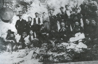Συνεστίαση σε εξοχικό πανηγύρι της Ζαγοράς
